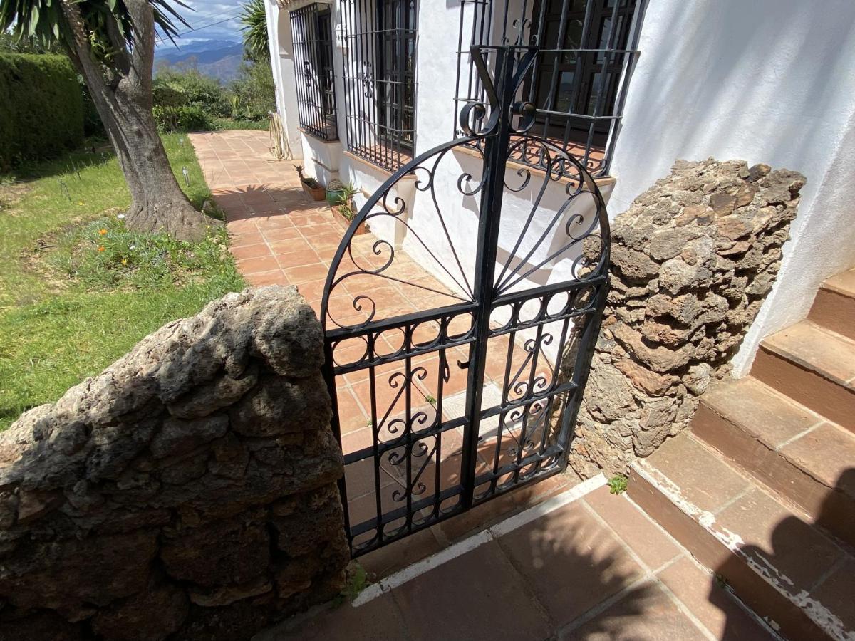 Terraced House In The Mountains With Fantastic View Ferienhaus Málaga